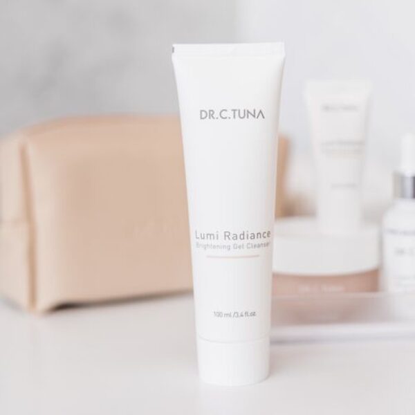 Dr. C. Tuna Lumi Radiance Brightening veido prausimosi gelis 100 ml. Prekės kodas: 1000300