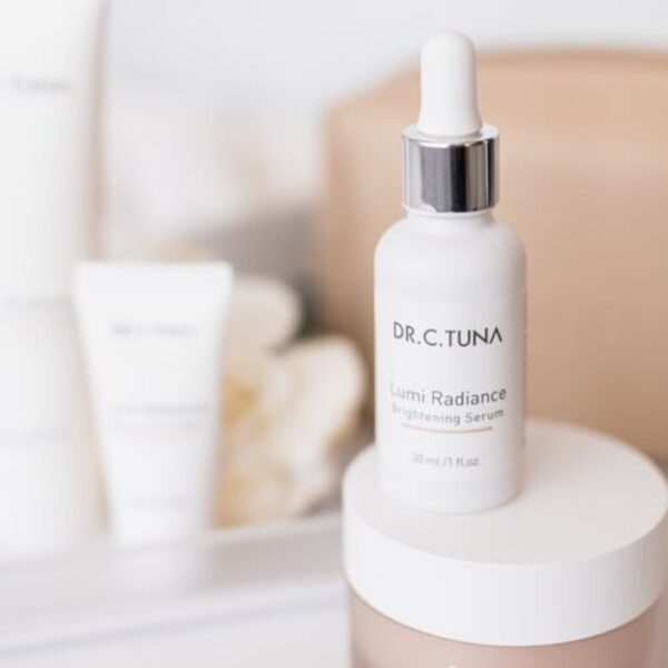 Dr. C. Tuna Lumi Radiance Brightening serumas 30 ml. Prekės Kodas: 1000298